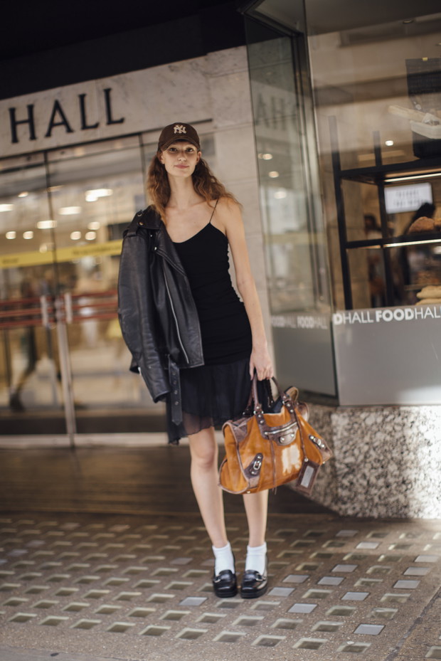 Street fashion na London Fashion Week SS24