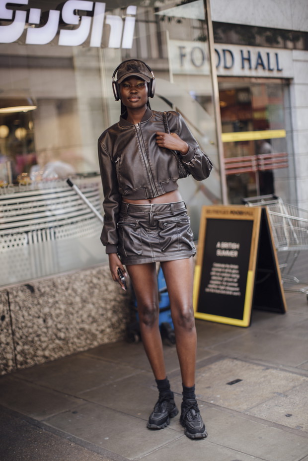 Street fashion na London Fashion Week SS24
