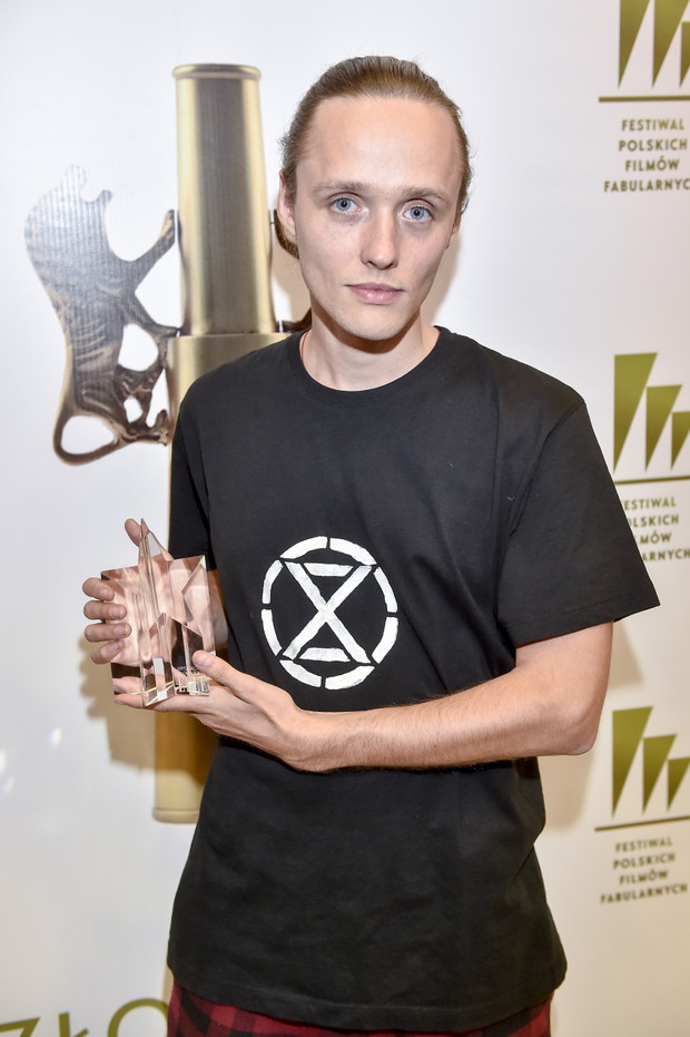 Bartosz Bielenia z Kryształową Gwiazdą ELLE Młoda Gala Festiwalu Polskich Filmów Fabularnych