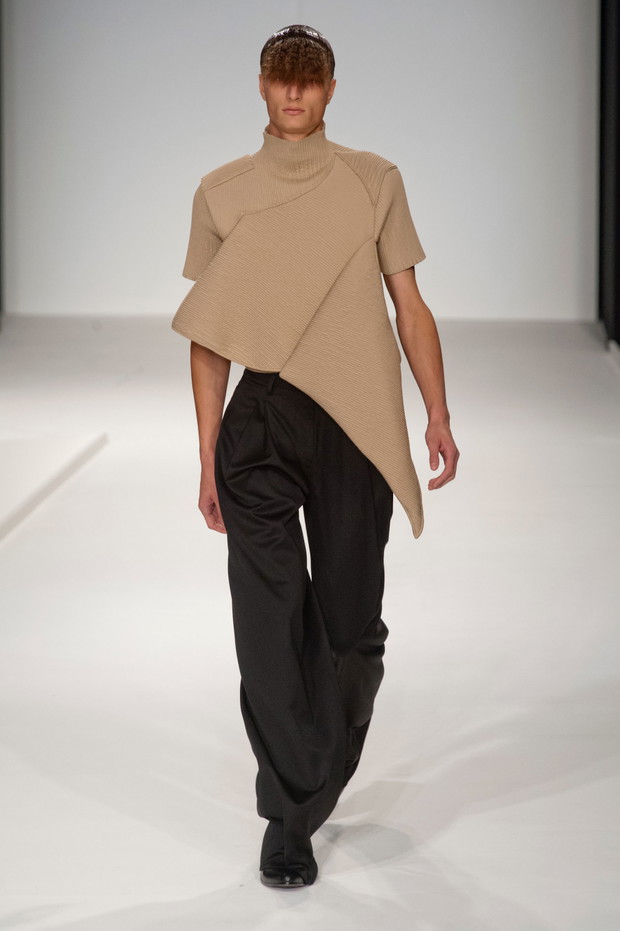Przegląd męskich kolekcji: Londyn (Burberry, Topman...)