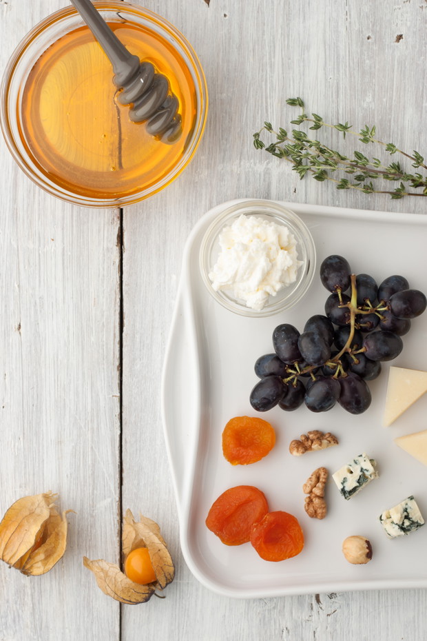 Przekąski poniżej 100 kcal - pomysły, fot. Fotolia15. Ser pleśniowy z morelą3 suszone morele z łyżką rozdrobnionego sera pleśniowego.
