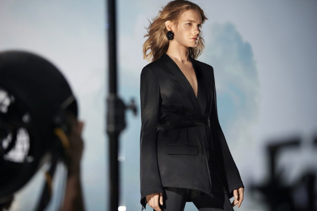 Natalia Vodianova w kampanii H&M Conscious Exclusive 2017