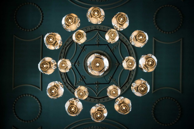 Tom Dixon w kościele