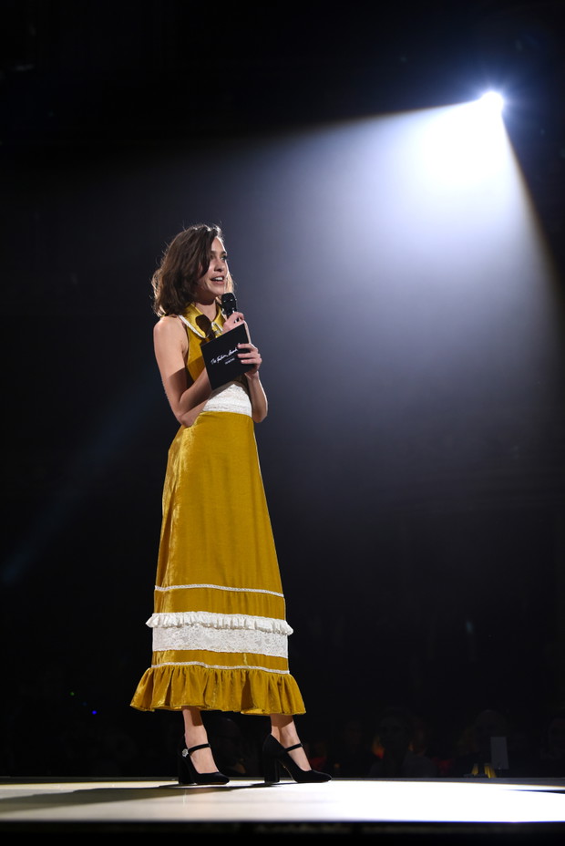 Alexa Chung na Fashion Awards 2018.