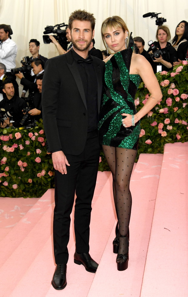 Miley Cyrus i Liam Hemsworth na Met Gala 2019.