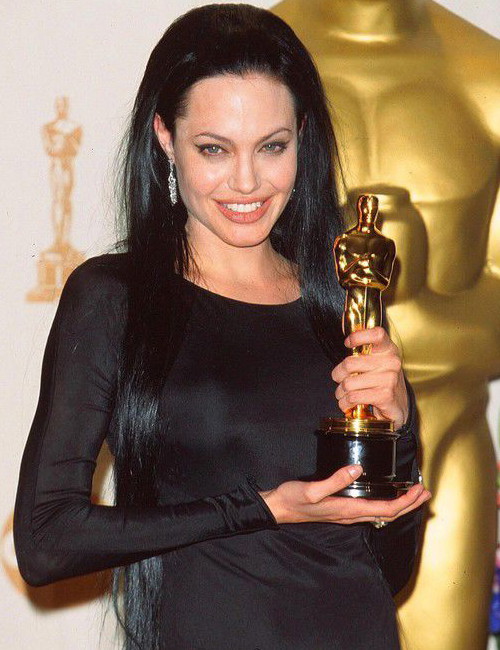 Angelina Jolie kończy 38 lat