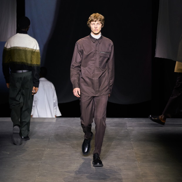 Pokaz COS na London Fashion Week wiosna-lato 2022