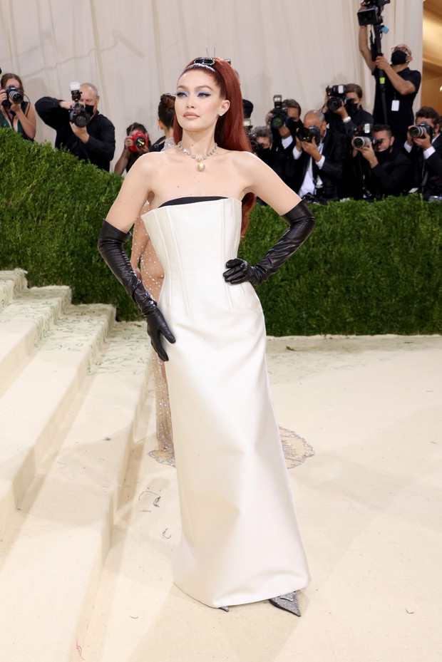 Stylizacje Met Gala 2021: suknie gwiazd