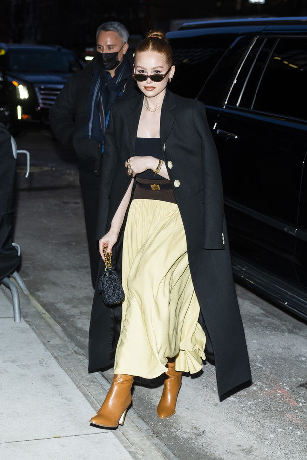 Madelaine Petsch, aktorka, na pokazie Tory Burch, Tydzień Mody w Nowym Jorku