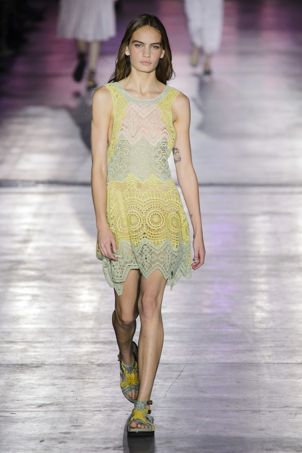 Pokaz Alberta Ferretti SS19