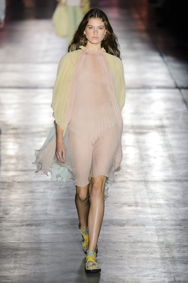 Pokaz Alberta Ferretti SS19