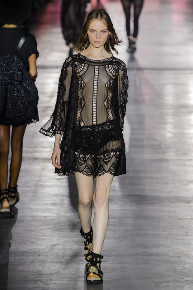 Pokaz Alberta Ferretti SS19