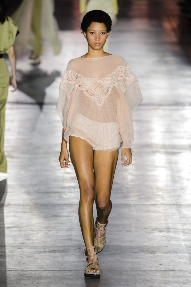 Pokaz Alberta Ferretti SS19