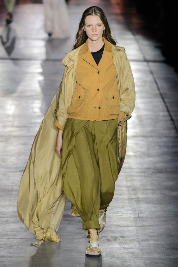 Pokaz Alberta Ferretti SS19