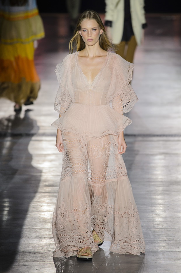 Pokaz Alberta Ferretti SS19
