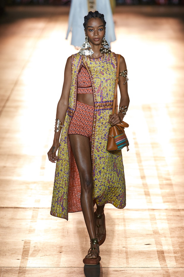 Etro wiosna-lato 2022