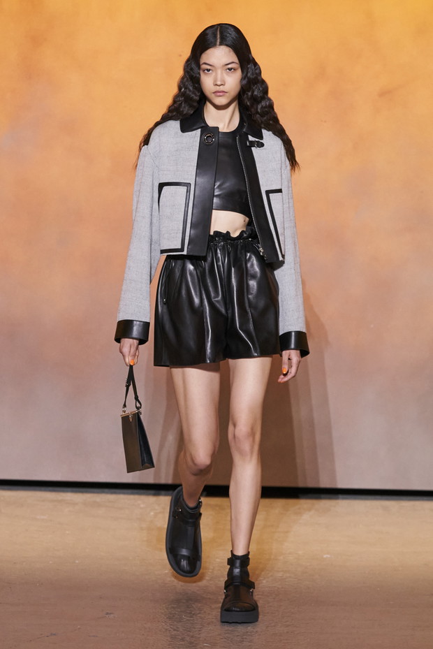 Hermès wiosna-lato 2022. Między modą a sztuką