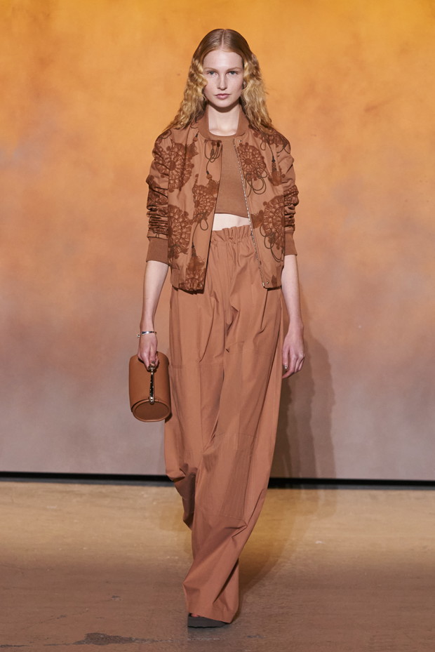 Hermès wiosna-lato 2022. Między modą a sztuką