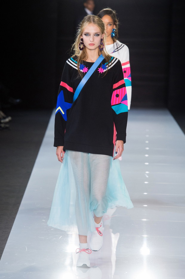 Pokaz Emporio Armani SS18