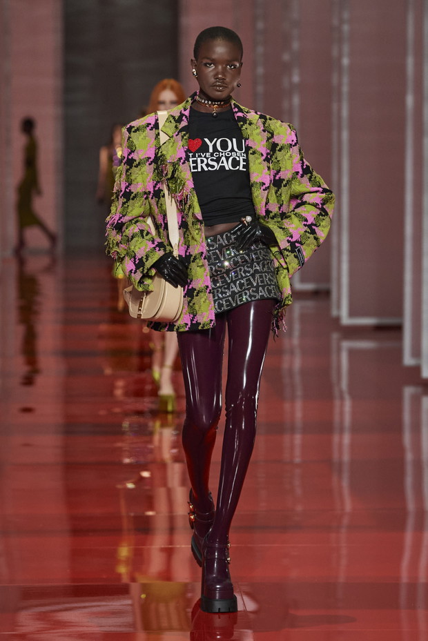 Versace jesień-zima 2022/2023