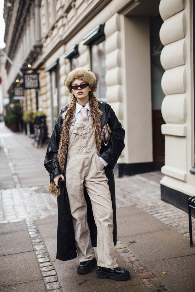 Najmodniejsze stylizacje z ulic Kopenhagi według najbardziej stylowych ludzi z branży i gości Copenhagen Fashion Week jesień-zima 2022/2023