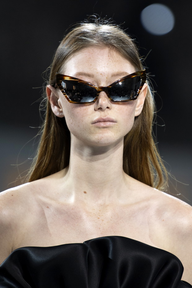 Okulary przeciwsłoneczne z filtrem Alexander Vauthier, trendy wiosna lato 2020