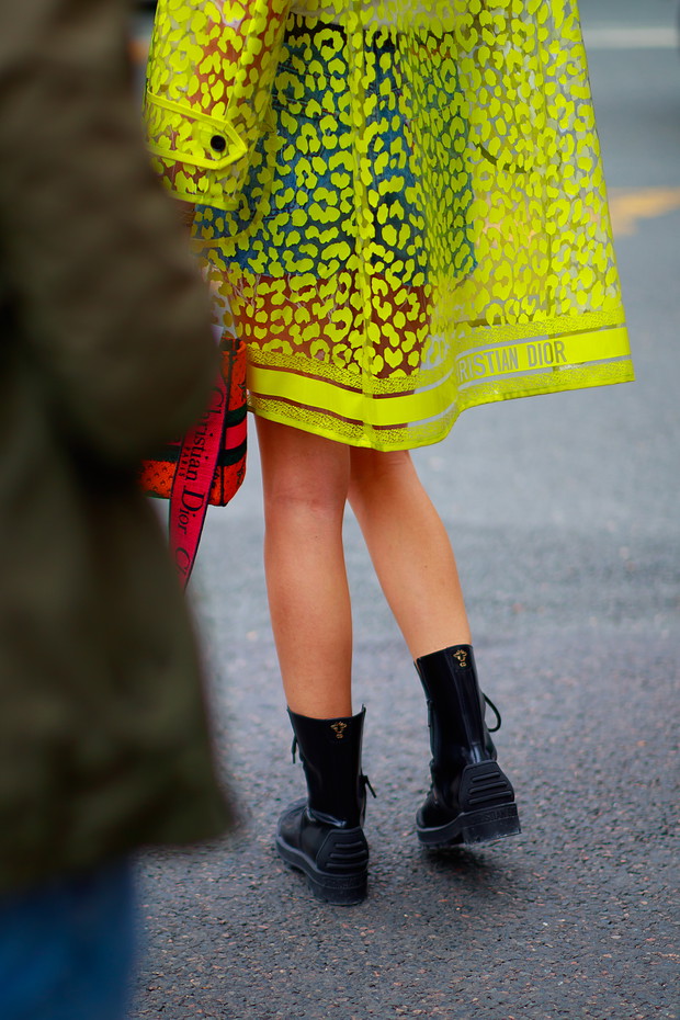 Torebki, buty, dodatki prosto z ulic Paryża: street fashion haute couture fashion week jesień-zima 2021/2022