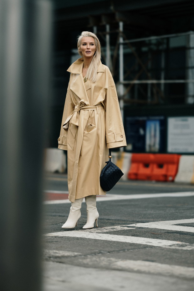 Jak noszą się teraz najbardziej stylowe dziewczyny z branży mody? Najmodniejsze stylizacje z ulic Nowego Jorku street style NYFW jesień-zima 2023/2024