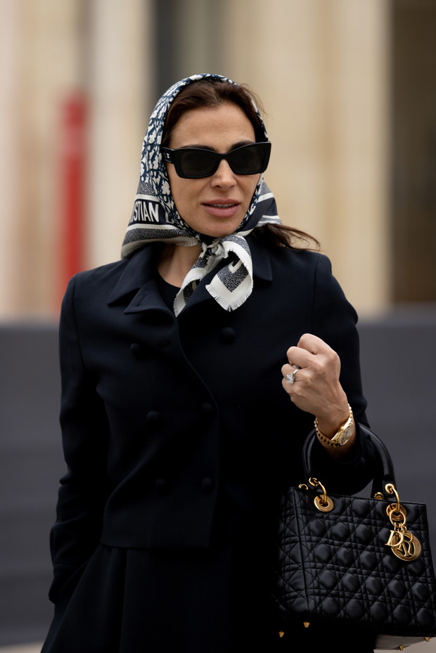 Jak noszą się teraz najbardziej stylowe dziewczyny z branży mody? Przegląd stylizacji z Paris Couture Week street style