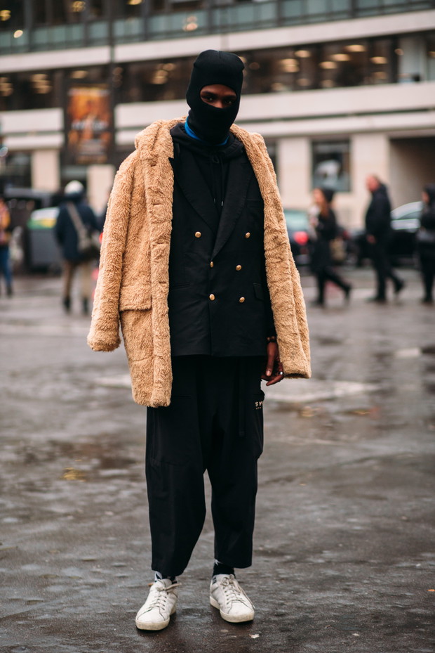 Street style po francusku. Tak noszą się teraz najbardziej stylowe dziewczyny z branży mody Paris Couture Week wiosna-lato 2023