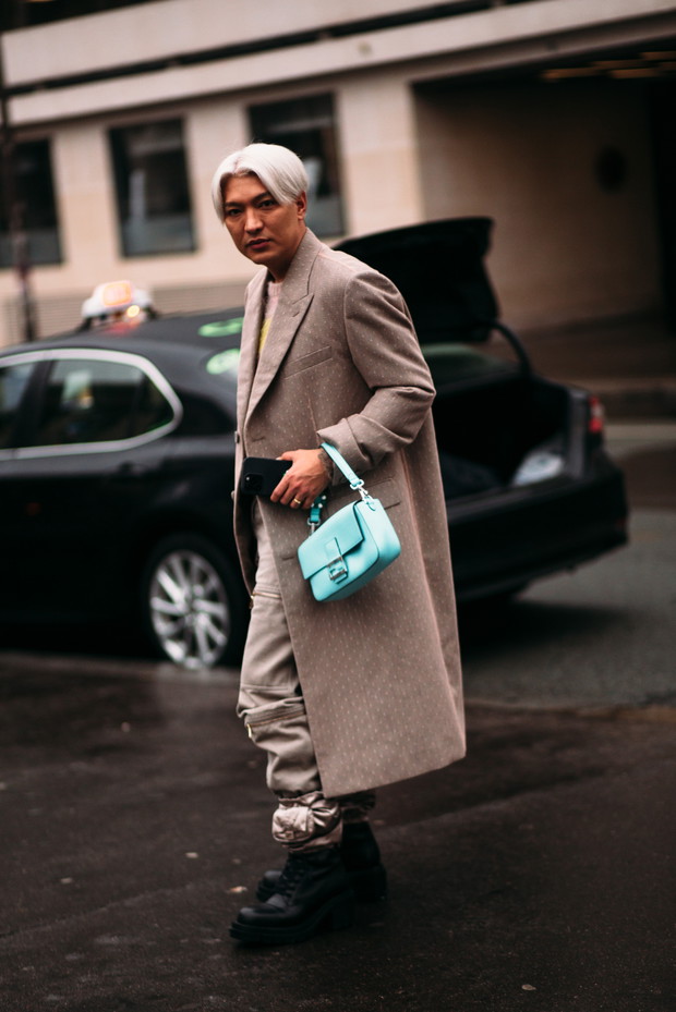 Street style po francusku. Tak noszą się teraz najbardziej stylowe dziewczyny z branży mody Paris Couture Week wiosna-lato 2023