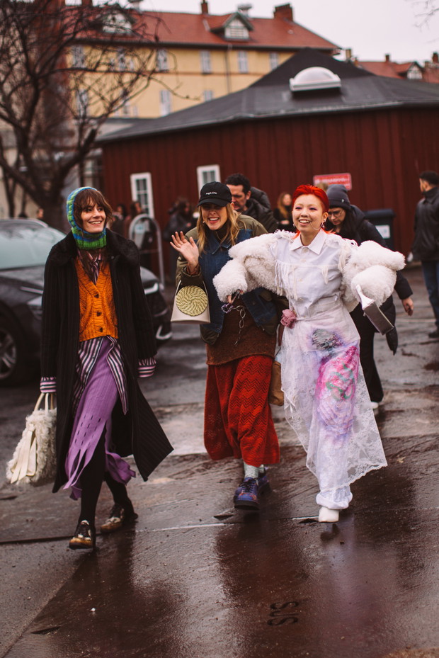 Stylizacje street style z ulic Kopenhagi Copenhagen Fashion Week