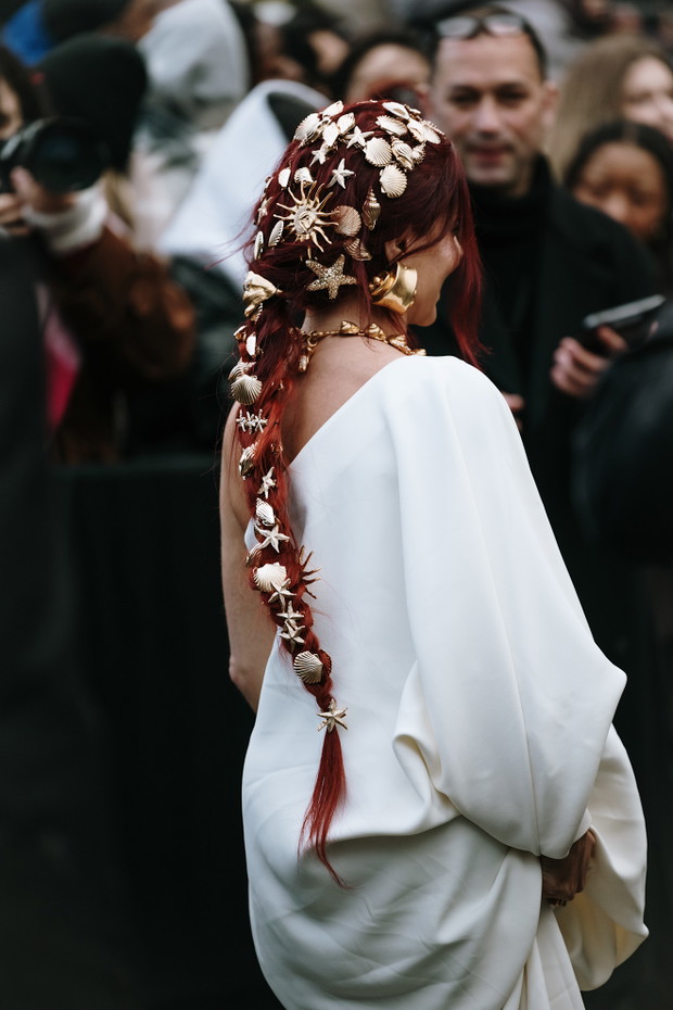 Stylizacje z paryskiego tygodnia mody haute couture wiosna-lato 2025