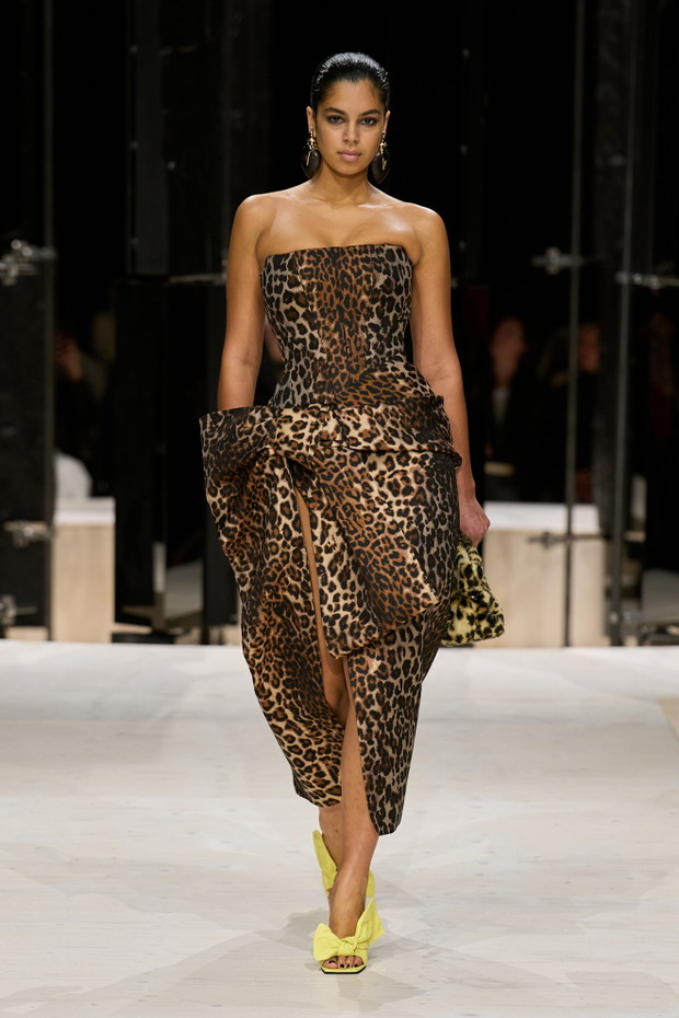 Givenchy F26