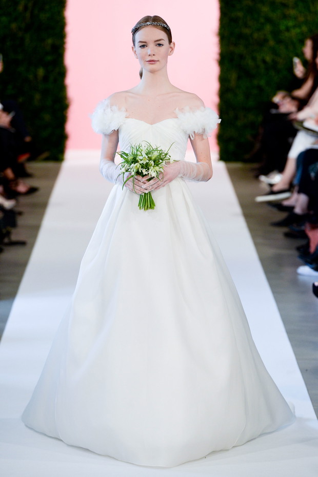 Suknie ślubne wiosna 2015: Oscar de la Renta