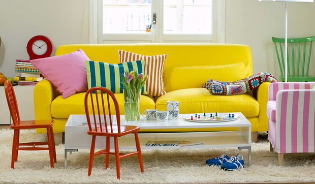 Żółta sofa - energia tkwi w kolorze