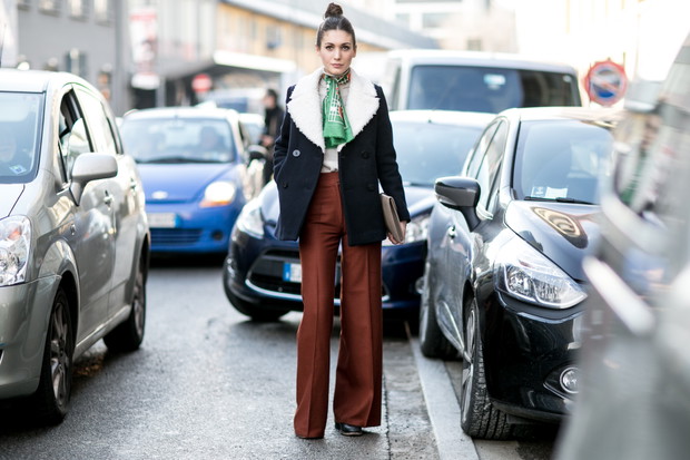 Street fashion: koszule wiązane na szyi