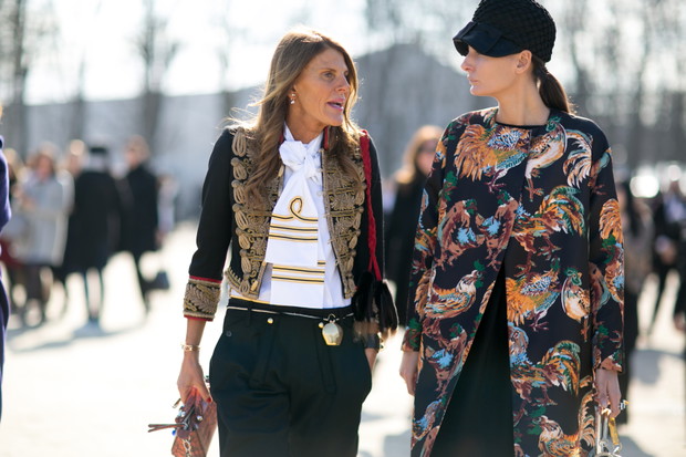 Street fashion: koszule wiązane na szyi