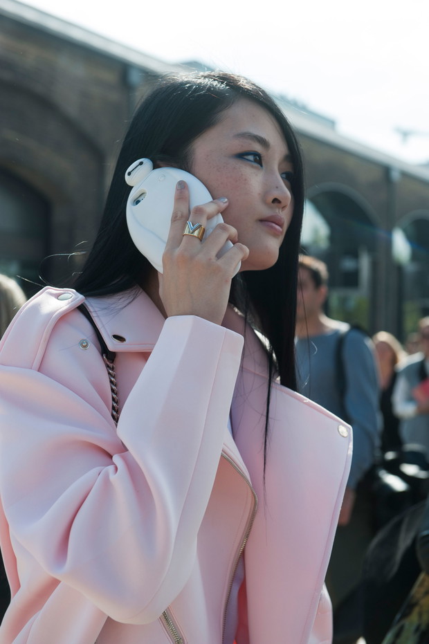 Street fashion: modelki off duty w Londynie