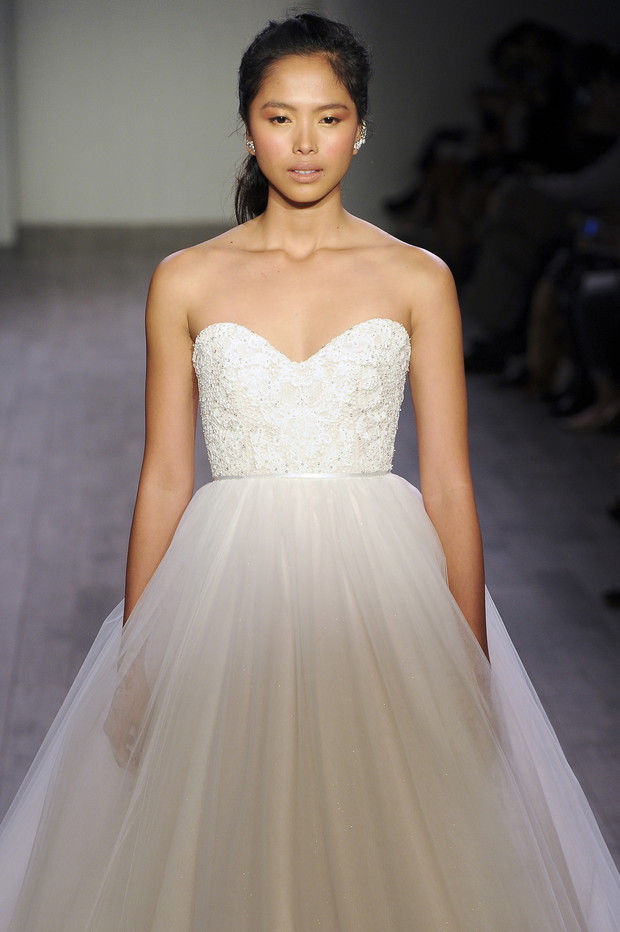 Suknie ślubne Alvina Valenta jesień-zima 2015/2016