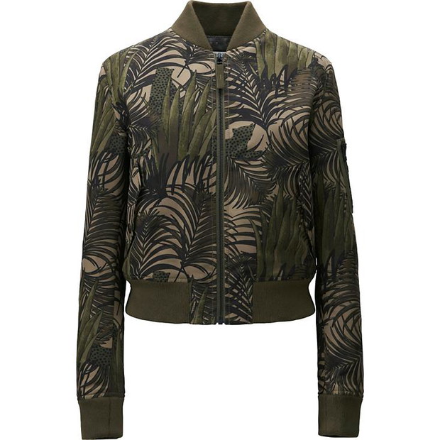 UNIQLO x Carine Roitfeld
