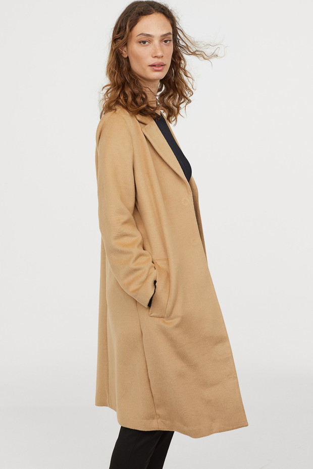 Prosty beżowy płaszcz H&M 199,00