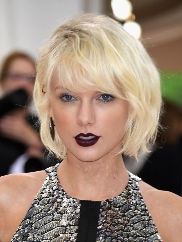 Met Gala 2016: makijaż i fryzury gwiazd