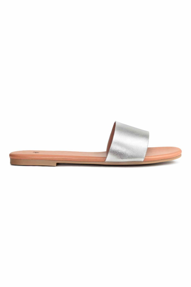 Metaliczne buty trendy 2016, H&M, 39,90 zł, fot. hm