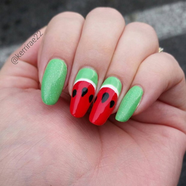 Fruit Manicure - owocowe paznokcie na lato, fot. @kerrirae22