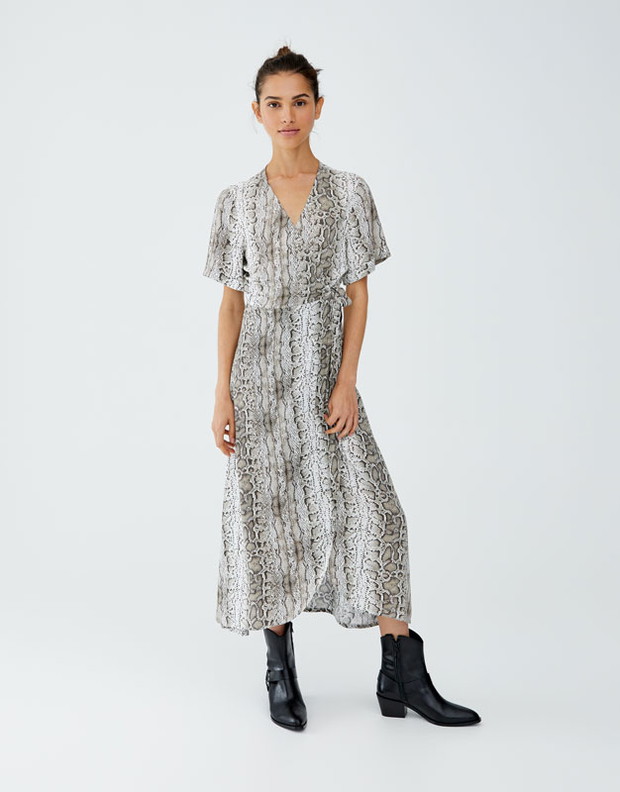 Pull&Bear, kopertowa sukienka w wężowy wzór, 139 zł