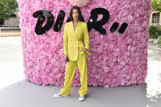 Bella Hadid na pokazie męskiej kolekcji Dior.