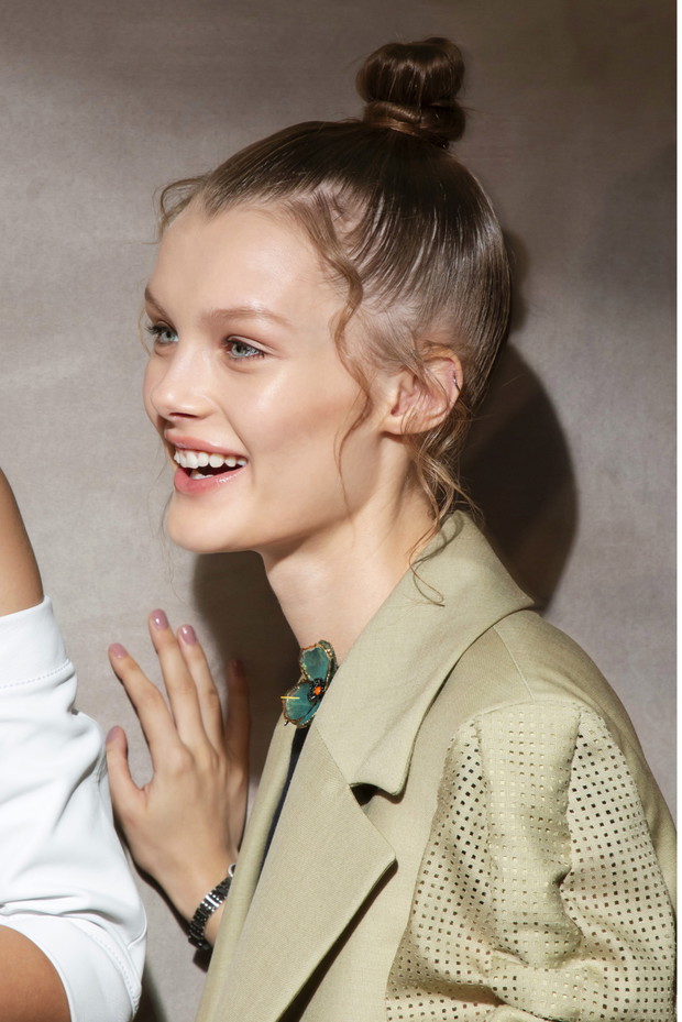 Modna fryzura trendy wiosna-lato 2019
