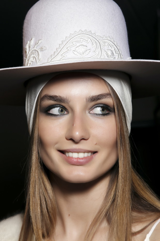 Fryzury z prostych włosów, H&M
