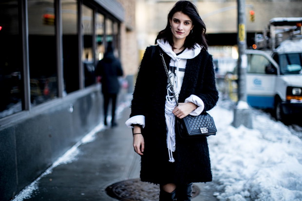 Street fashion: modelki off duty na New York Fashion Week AW17